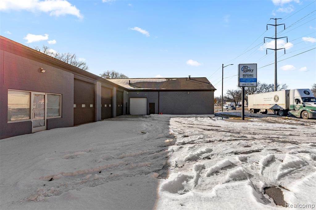 26289 W 8 Mile Road, Redford, MI 48240 — Photo 4