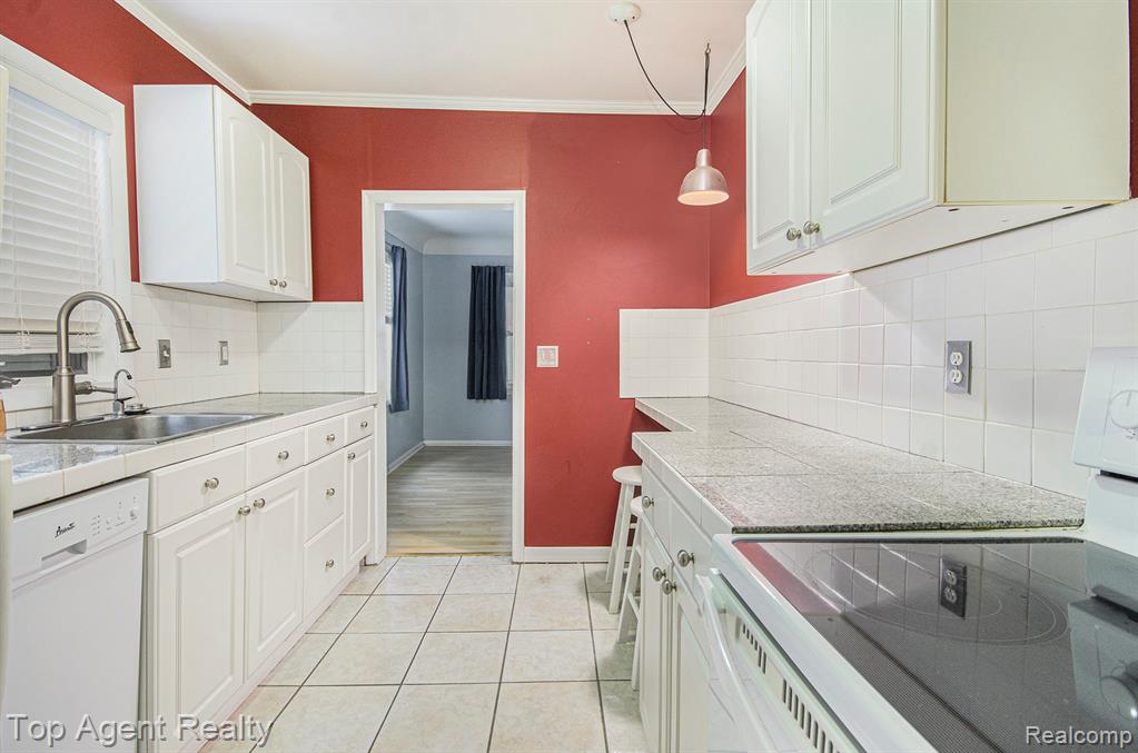 525 Marlin Avenue, Royal Oak, MI 48067 — Photo 11