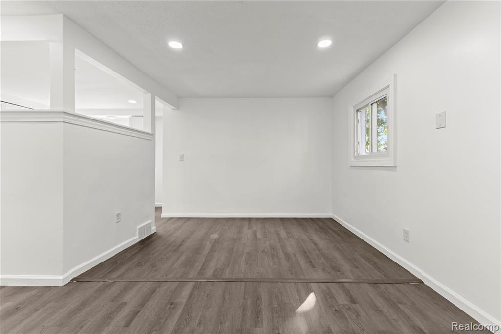 9022 Lucerne, Redford, MI 48239 — Photo 11