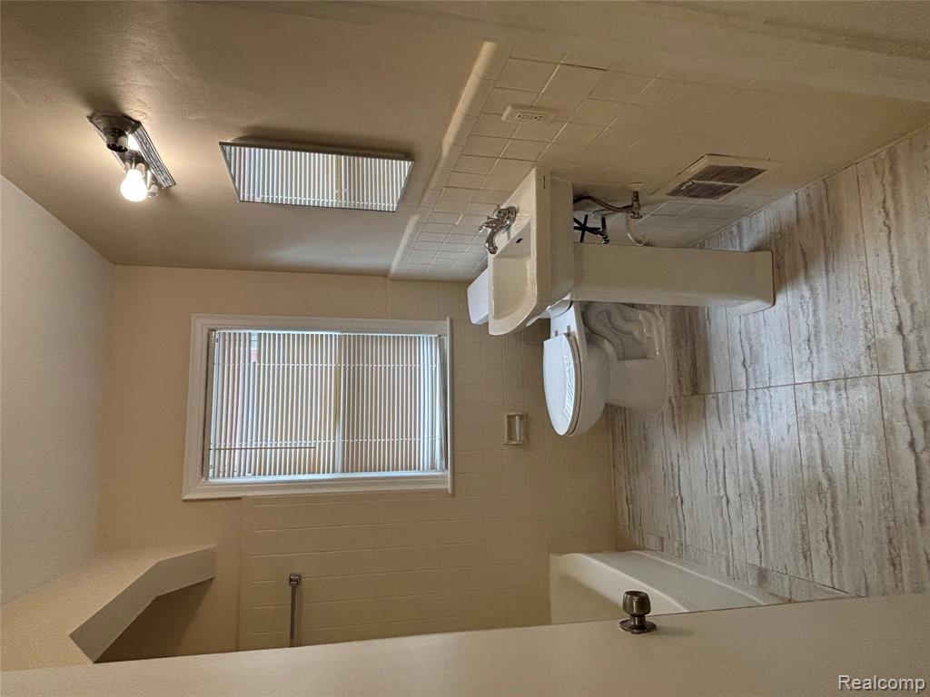 7637 Dacosta, Redford, MI 48239 — Photo 16