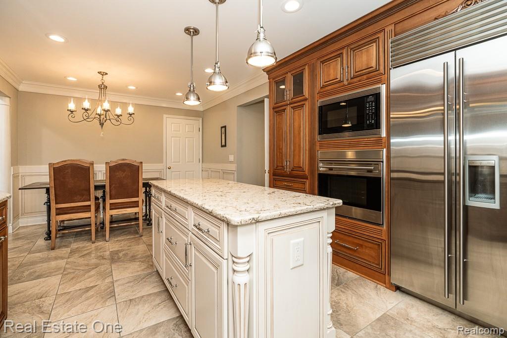 6595 Edith Court, Troy, MI 48085 — Photo 19