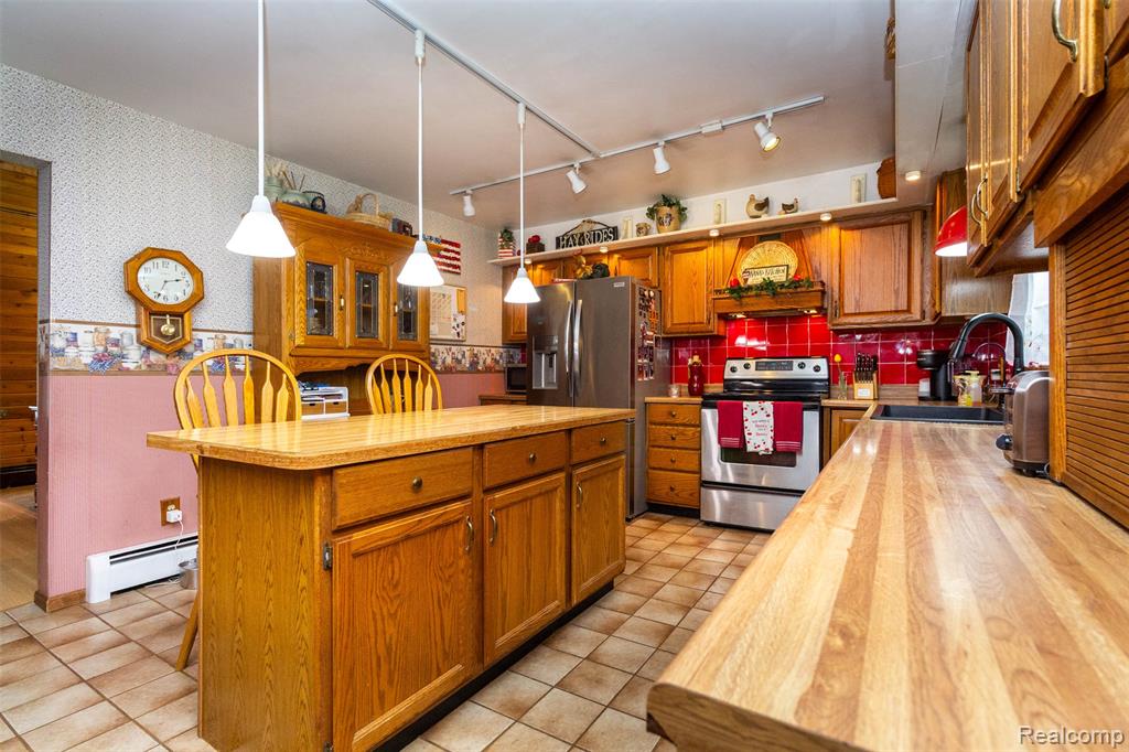 5327 Fern Drive, Fenton, MI 48430 — Photo 11