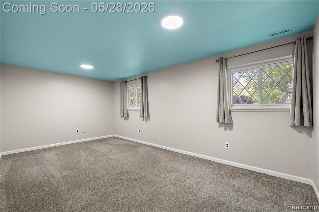 25136 Westmoreland Drive, Farmington, MI 48336 — Photo 43