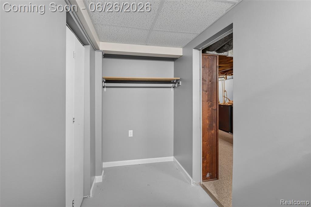 7660 Louise Court, Westland, MI — Photo 28