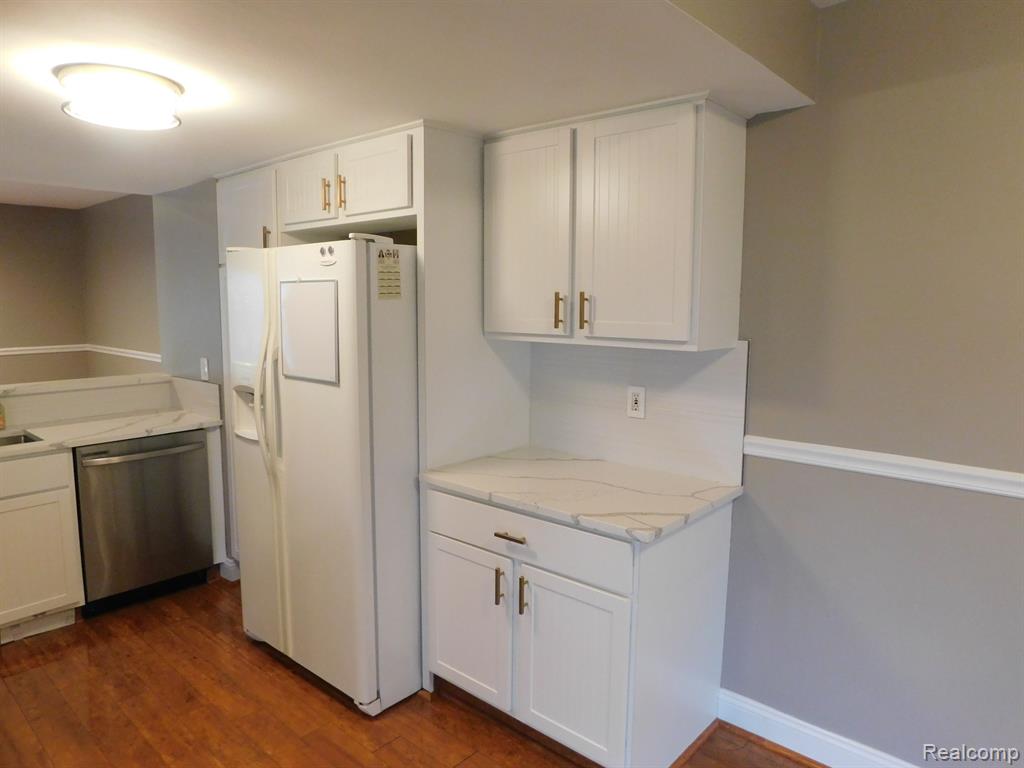 5606 DRAKE HOLLOW Drive W, West Bloomfield, MI — Photo 18