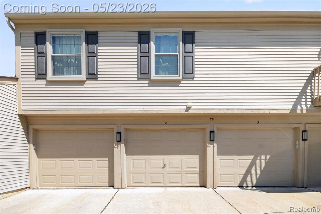 70 Pine Tree Ridge Drive, 2, Waterford, MI 48327 — Photo 3