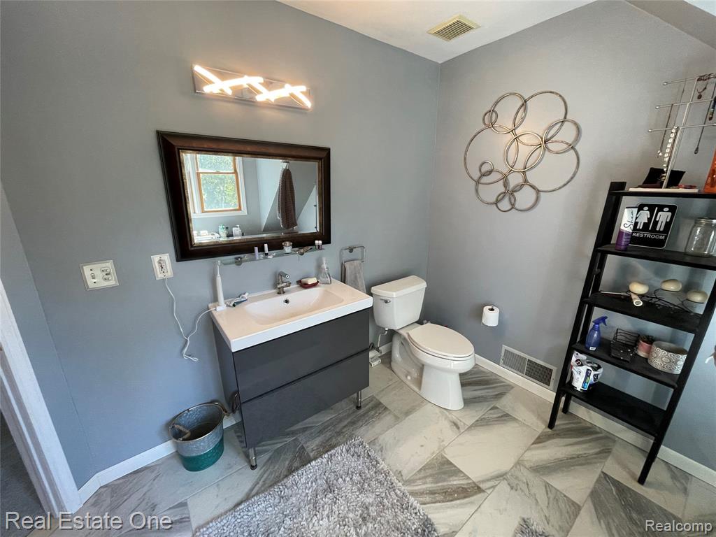 10438 King Road, Davisburg, MI 48350 — Photo 33