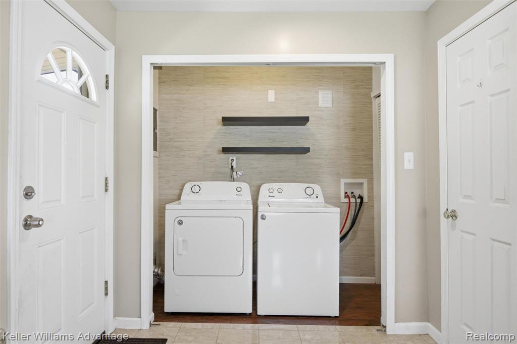 7435 Lathers Street, Westland, MI — Photo 13