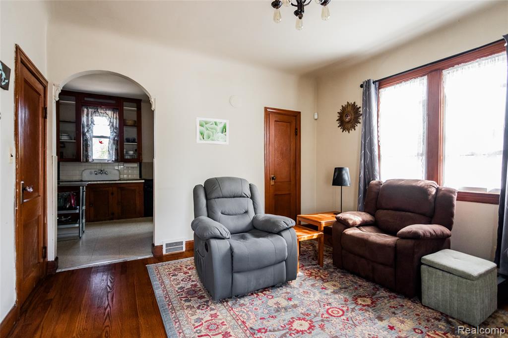 5045 Caniff Street, Hamtramck, MI 48212 — Photo 3