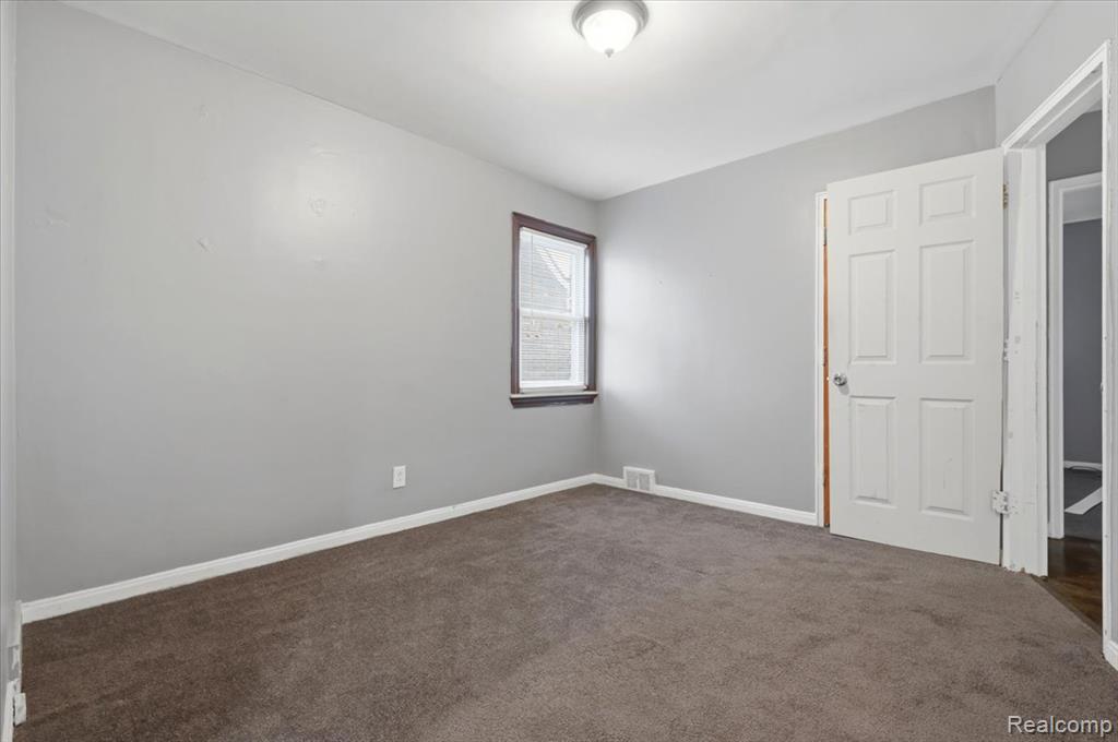 9193 Rutherford Street, Detroit, MI 48228 — Photo 16