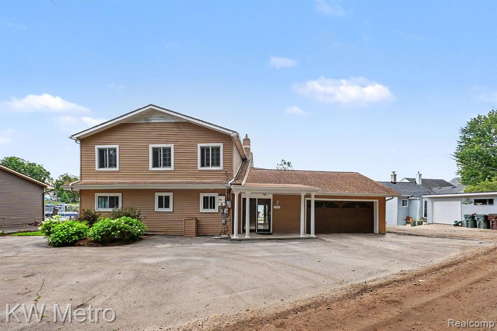 744 N Long Lake Boulevard, Lake Orion, MI 48362