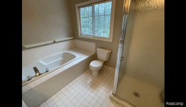 7411 MEADOWCREST, Orchard Lake Village, MI 48324 — Photo 14