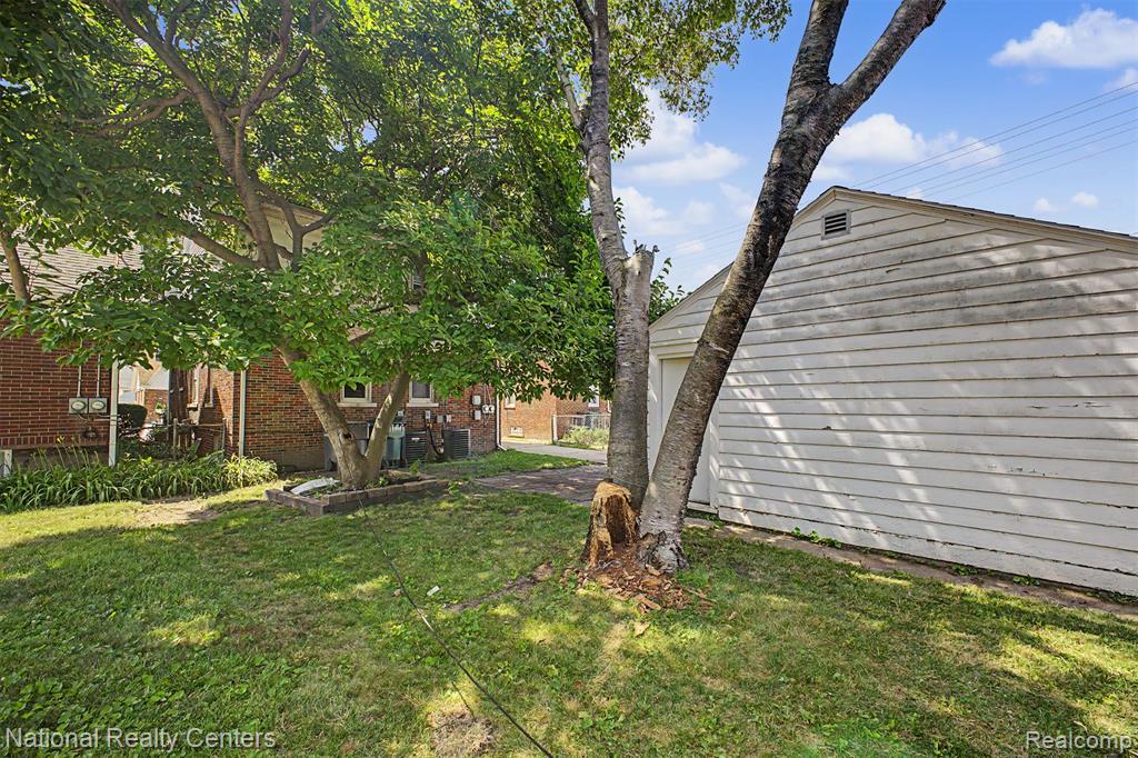 6348 Coleman Street, Dearborn, MI 48126 — Photo 39