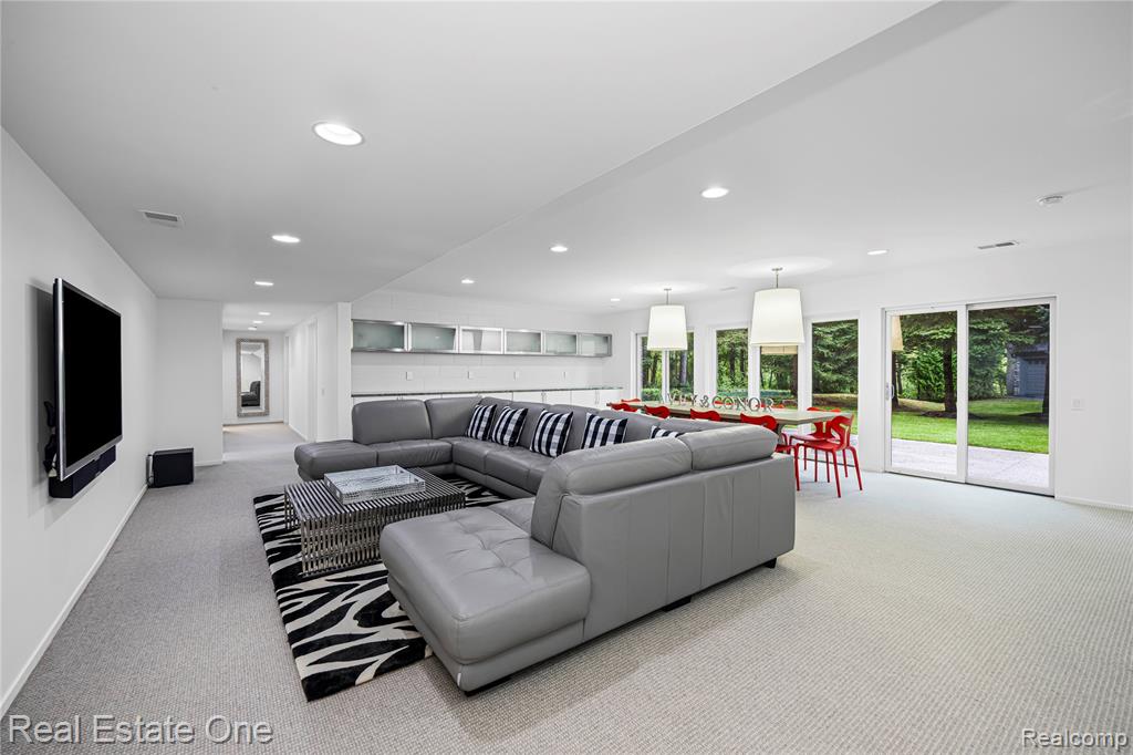 6570 Alden Drive, West Bloomfield, MI 48324 — Photo 27