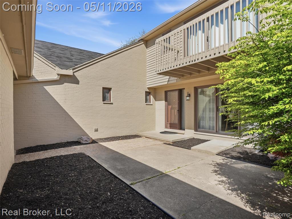 42115 E Edward Drive, Clinton Twp, MI 48038 — Photo 3