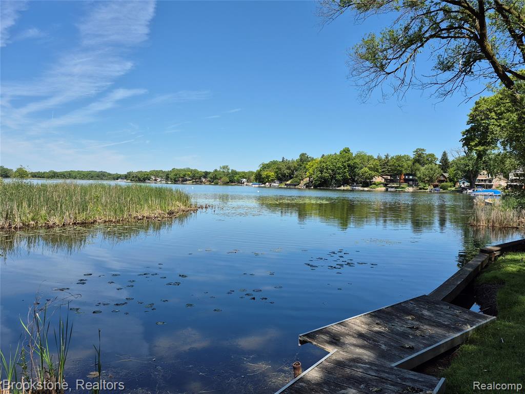 4295 Sashabaw Road, Waterford, MI 48329 — Photo 5