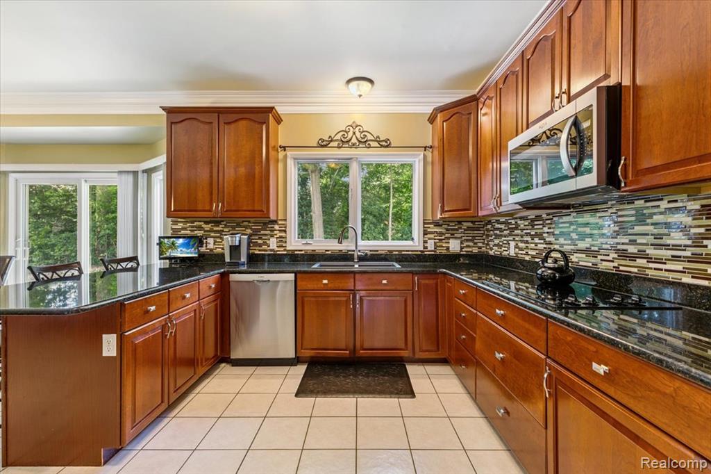 50821 Otter Creek Drive, Shelby Twp, MI 48317 — Photo 8