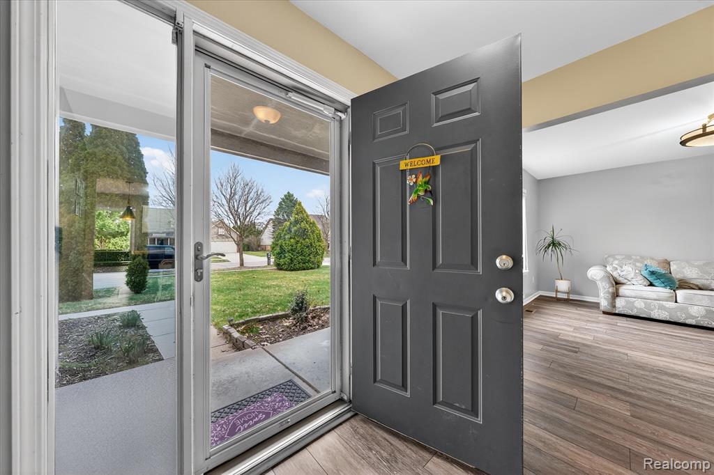 1029 White Trail, Wixom, MI 48393 — Photo 3