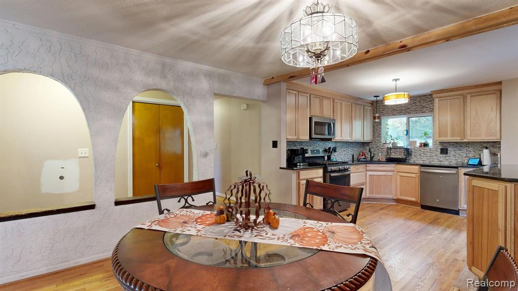 206 Wellington Crescent, Mount Clemens, MI 48043 — Photo 16