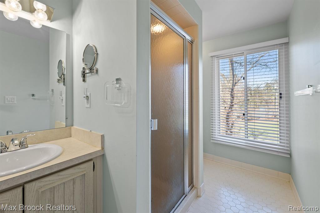 4838 KEW Court, Bloomfield Hills, MI 48301 — Photo 32