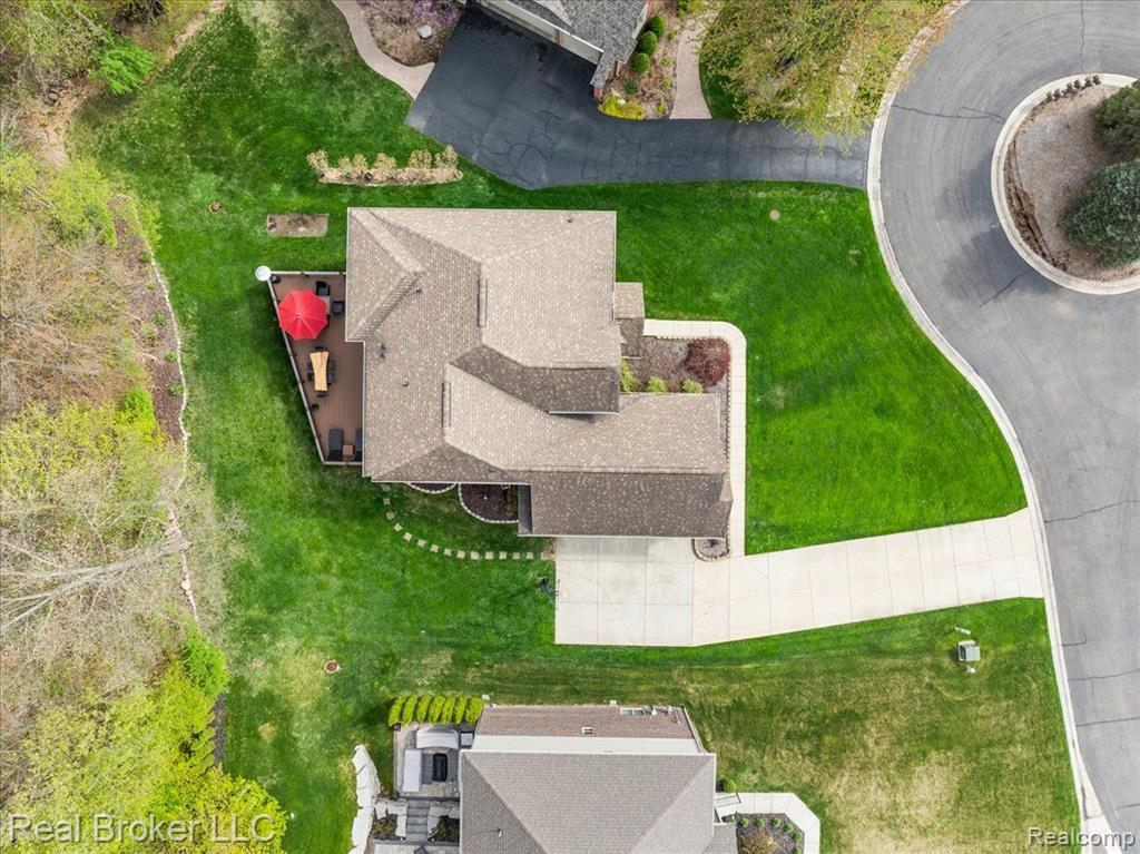 5633 GOLF POINTE Drive, Clarkston, MI 48348 — Photo 24