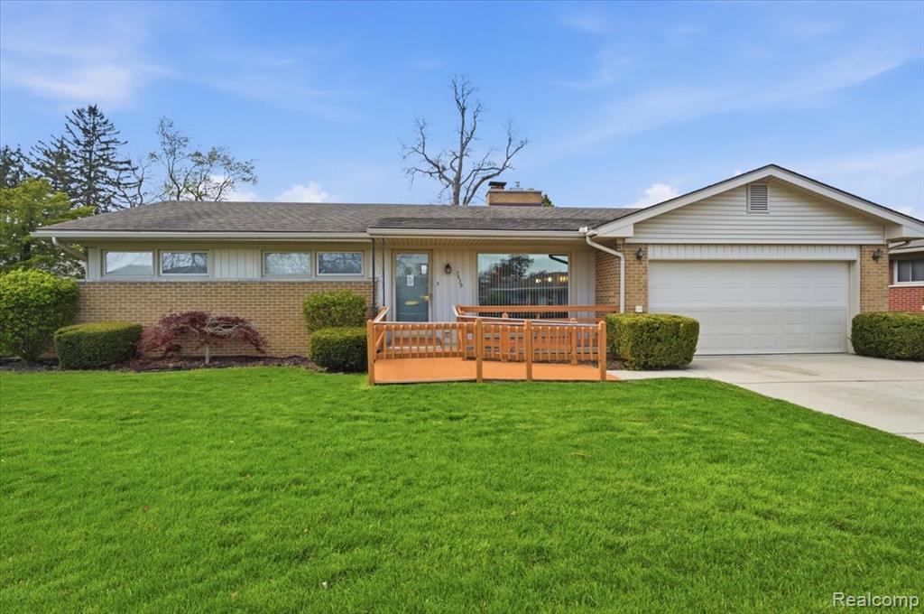 7439 Carrousel Boulevard, Westland, MI — Photo 3