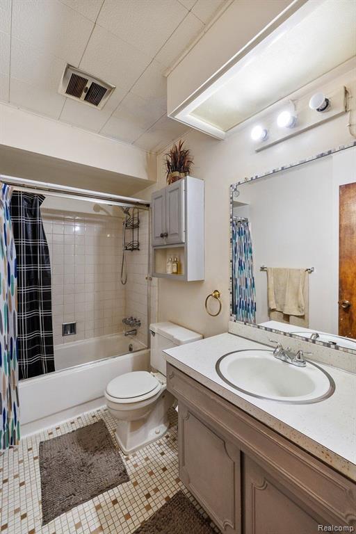 8270 CRESTVIEW Drive, C7, Sterling Heights, MI 48312 — Photo 30