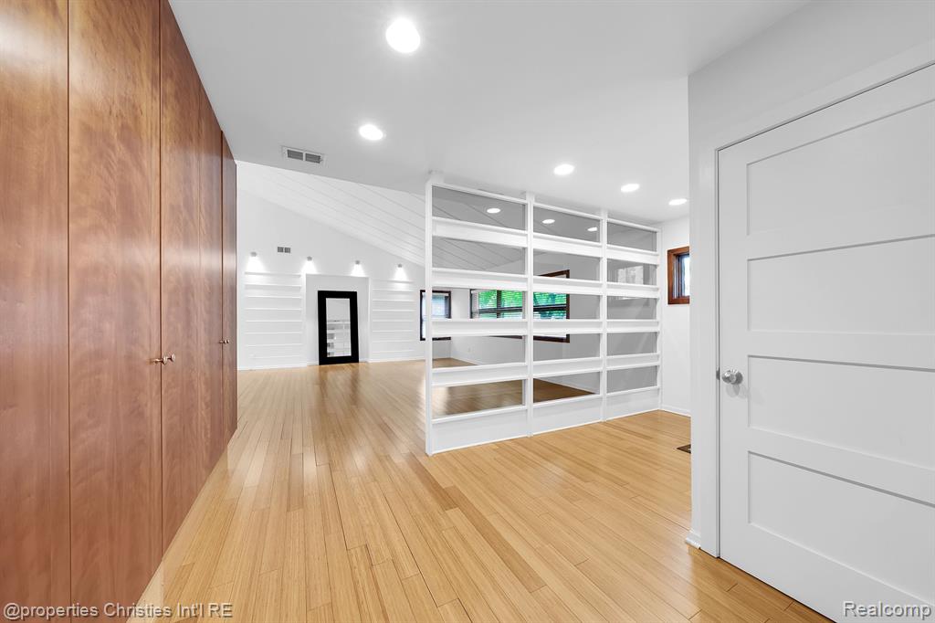 561 Yorkton Lane, Bloomfield Hills, MI 48304 — Photo 5