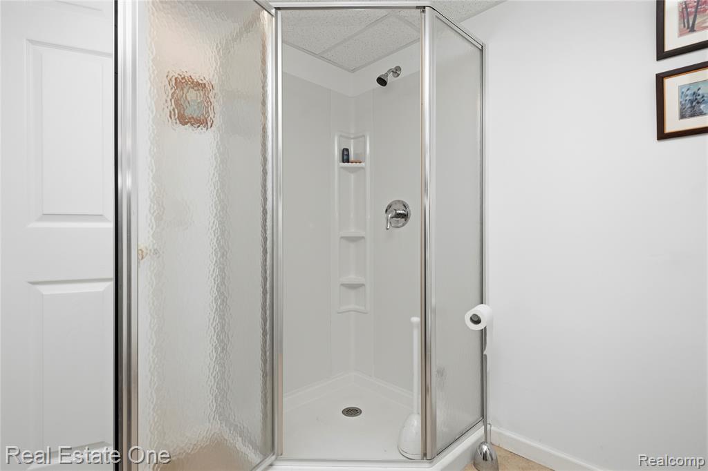 7026 Daventry Woods Drive, West Bloomfield, MI — Photo 51