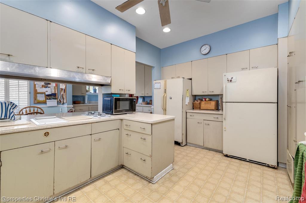 1686 Balmoral Drive, Detroit, MI 48203 — Photo 18