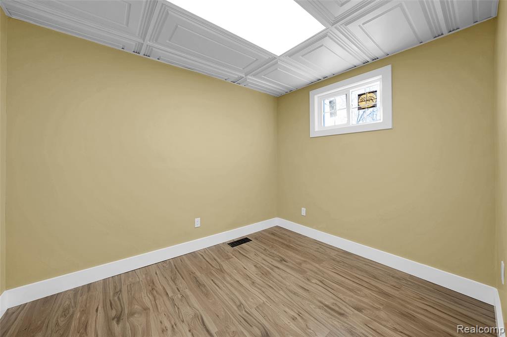 1095 W Huron Street, Waterford, MI 48328 — Photo 11