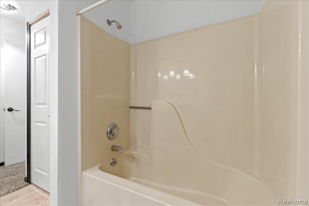 9418 Rayna Drive, Davison, MI 48423 — Photo 27