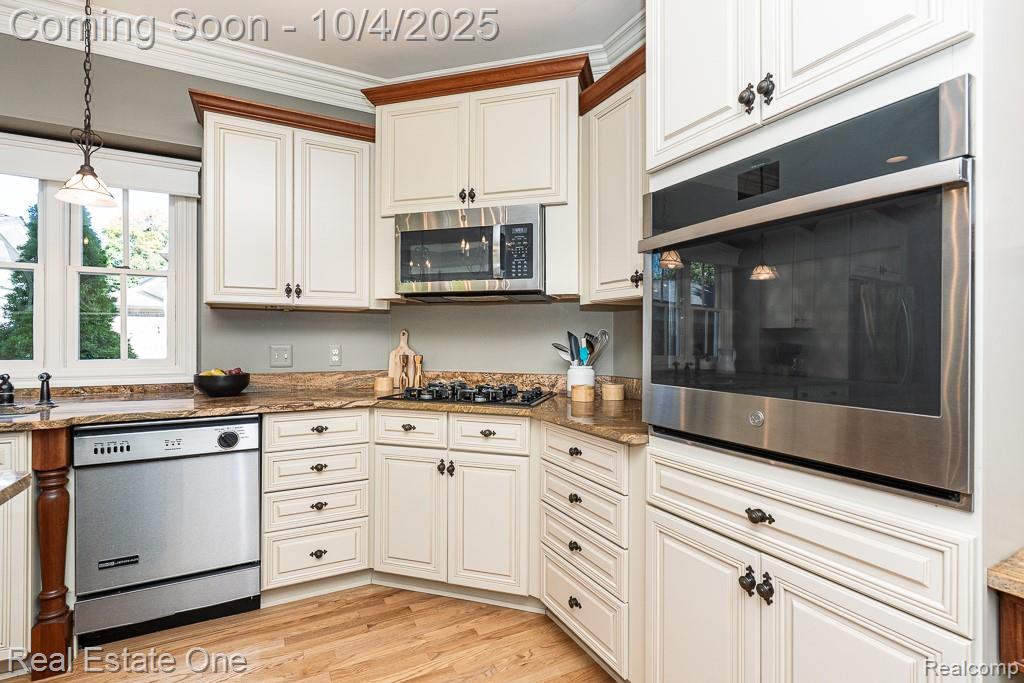 402 W 4th Street, Rochester, MI 48307 — Photo 17