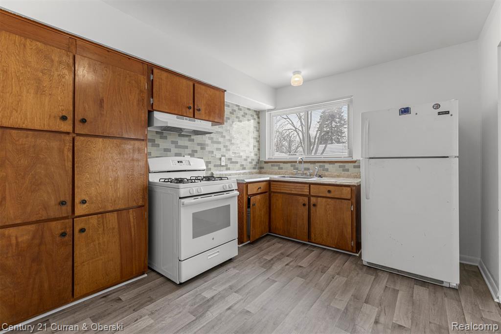 4994 Campbell Street, Dearborn Heights, MI 48125 — Photo 14