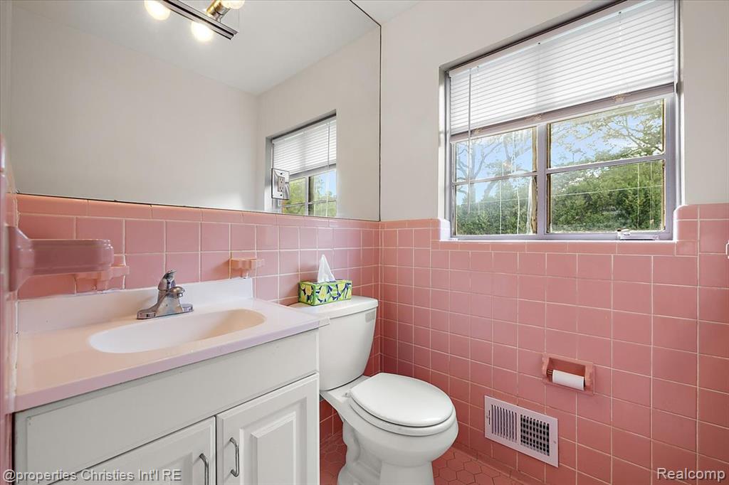6030 Lahser Road, Bloomfield, MI — Photo 17