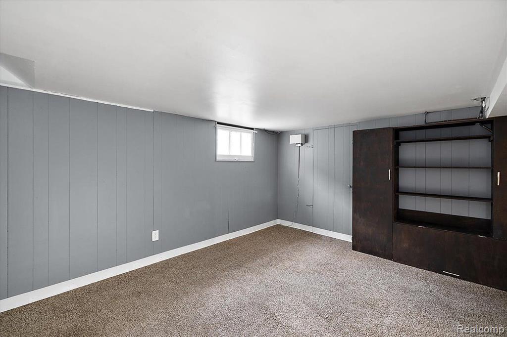 60 W Elmwood Avenue, Clawson, MI — Photo 35