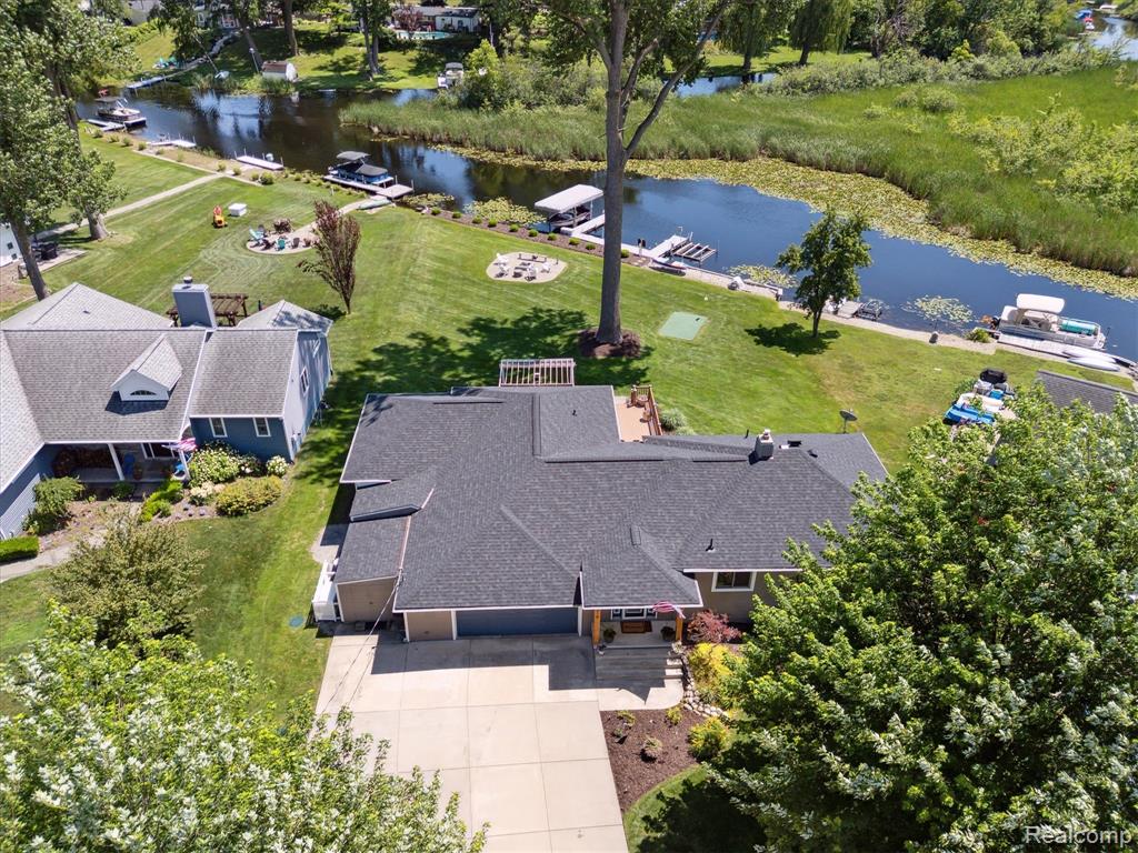 319 Angola Street, Wolverine Lake, MI 48390 — Photo 61