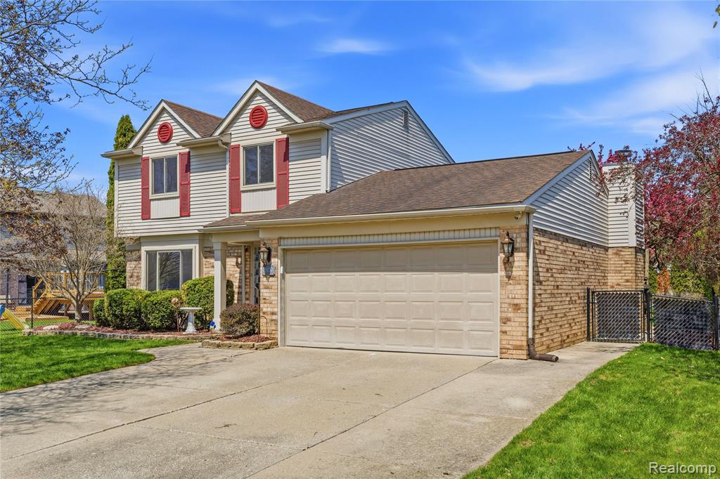 25030 Balsam Drive, Flat Rock, MI 48134 — Photo 2