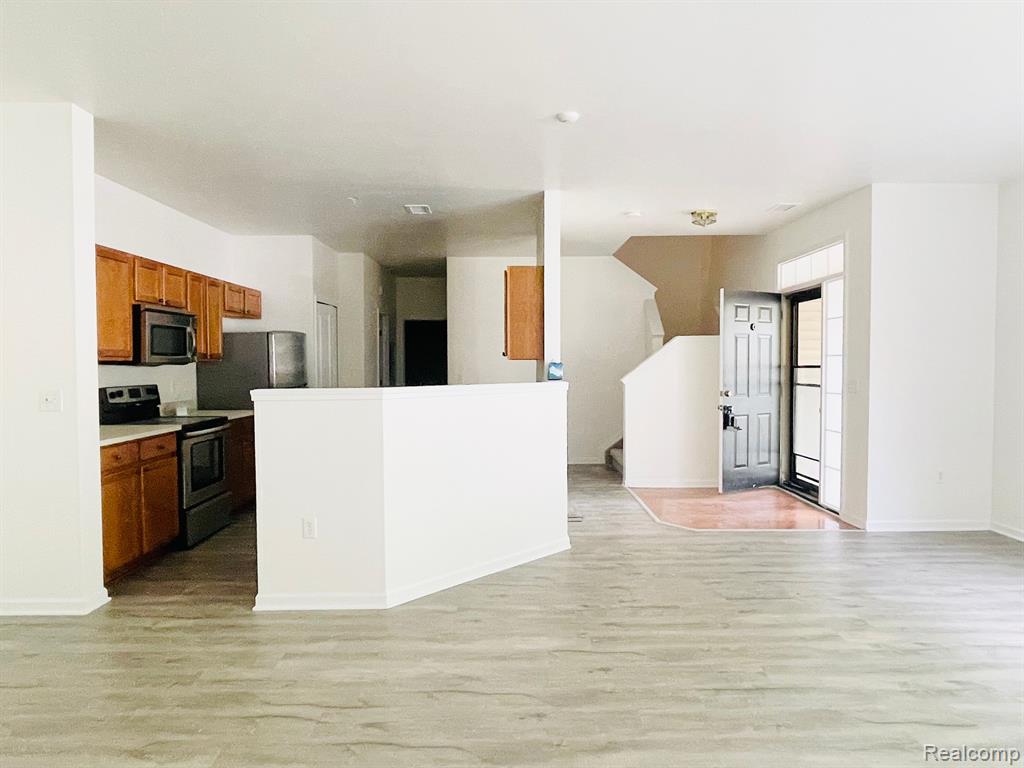 47535 PEMBROKE Drive, Canton, MI 48188 — Photo 4