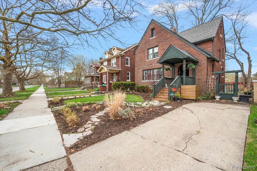 463 Lakewood Street - Photo 4