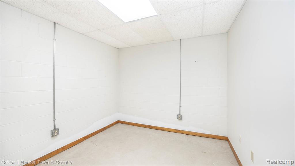 5427 OAK GROVE Road, Howell, MI 48855 — Photo 47