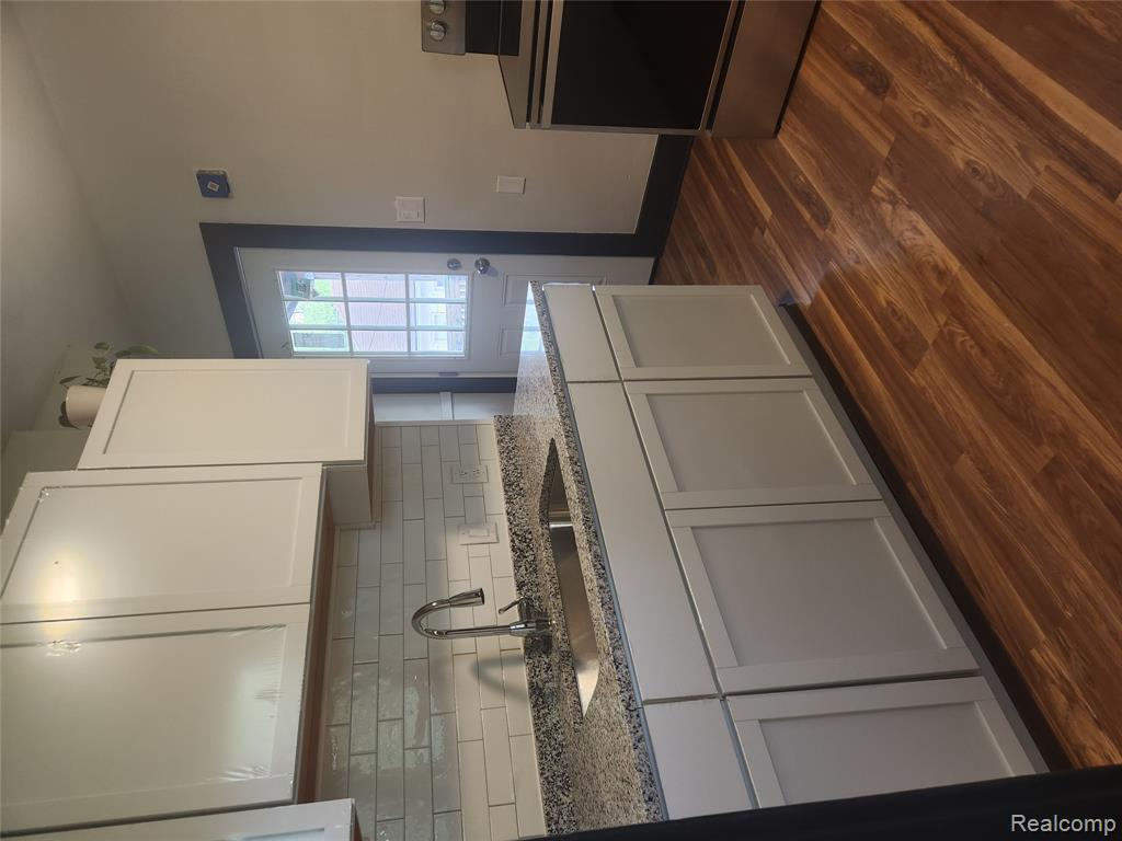 428 E Milton Avenue, Hazel Park, MI 48030 — Photo 7