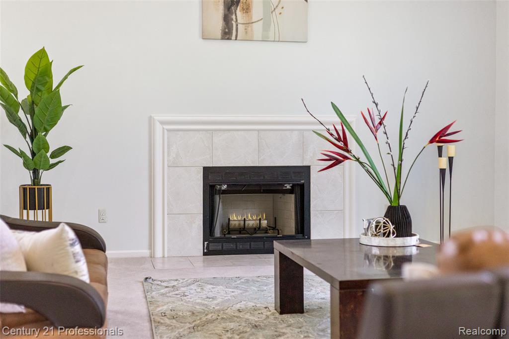4136 Oakland Ridge Drive, Lake Orion, MI — Photo 3