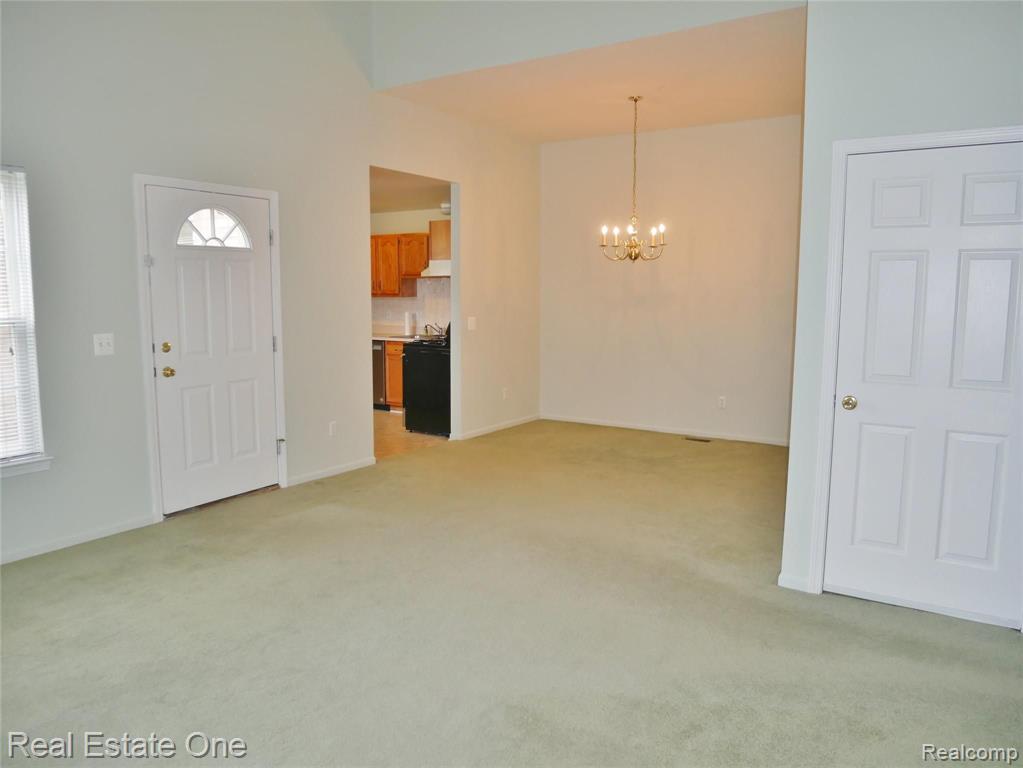 5499 Seabreeze Lane, Sterling Heights, MI 48310 — Photo 9