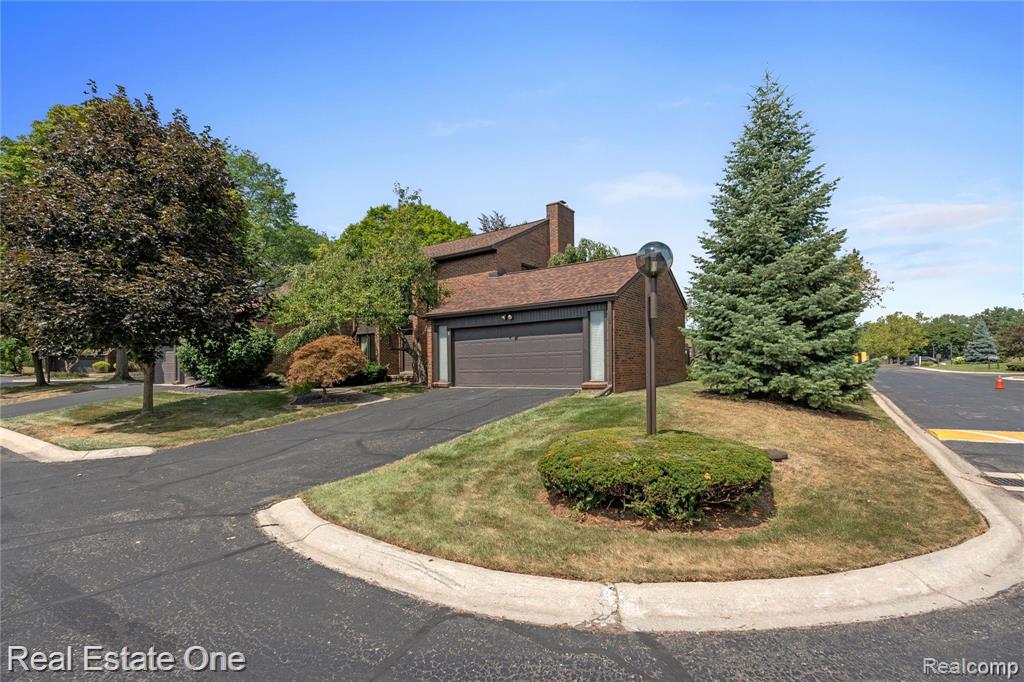 2 Brookwood Lane, Dearborn, MI 48120 — Photo 26