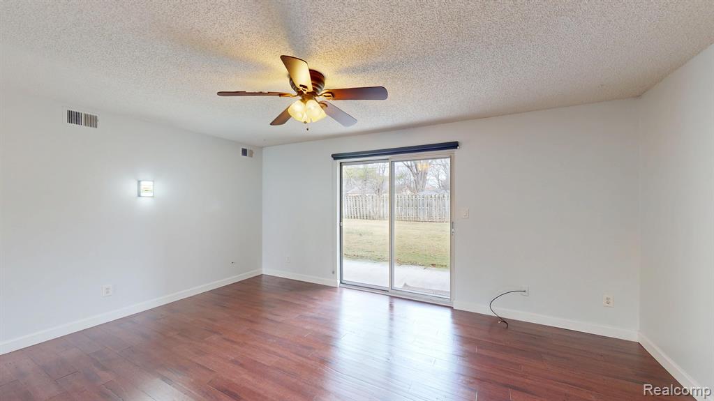 42580 Plymouth Hollow Drive, Plymouth, MI 48170 — Photo 9