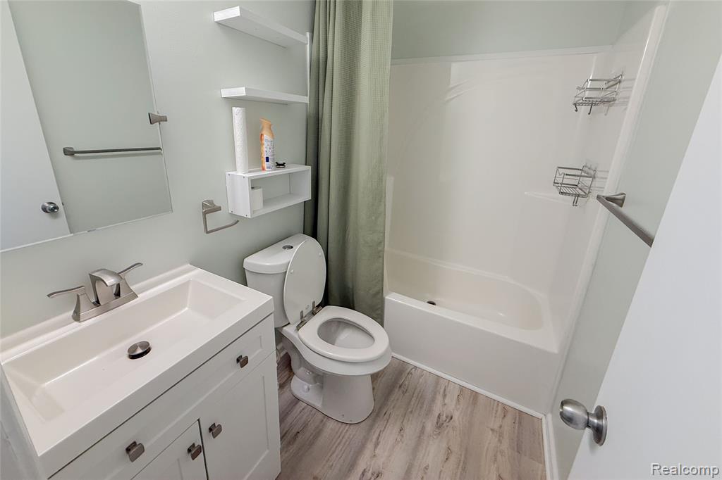 41021 Old Michigan Ave, 39 A, Canton, MI 48188 — Photo 16