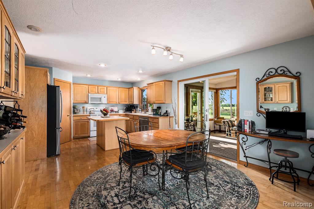 8584 E Parker Road, Laingsburg, MI 48848 — Photo 21