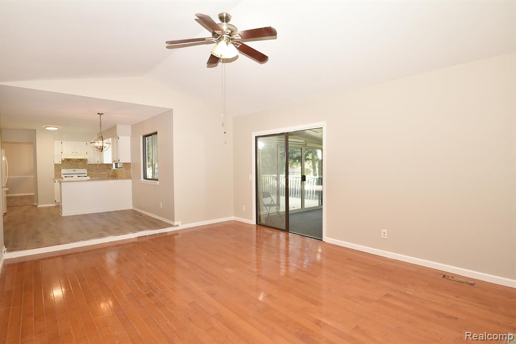 24945 SARAH FLYNN, Novi, MI — Photo 17