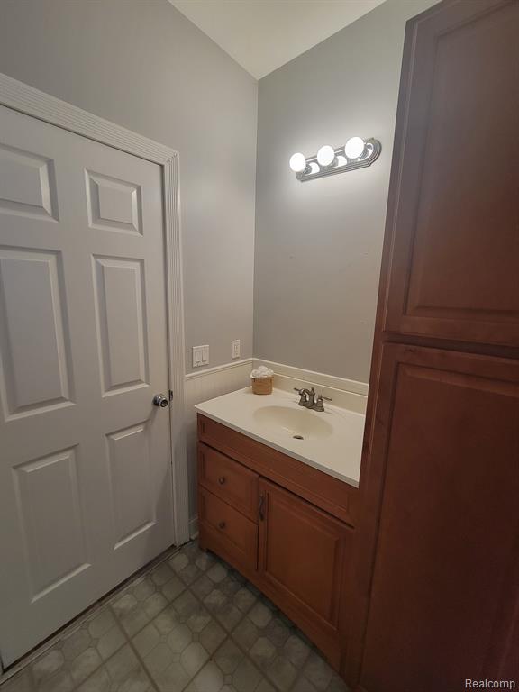 301 Center Street, Holly, MI 48442 — Photo 6